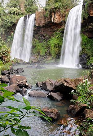 Photo tour image of the Iguazu Falls on the Argentina-Brazil border