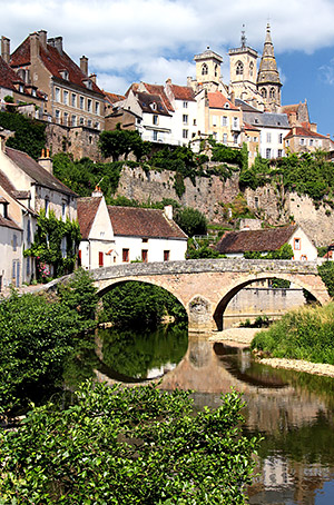 River Armançon, Semur-en-Auxois, Burgundy, France